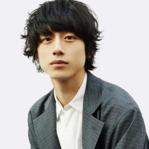 平手友梨奈の手の甲に謎の傷跡が…傷の原因は何？